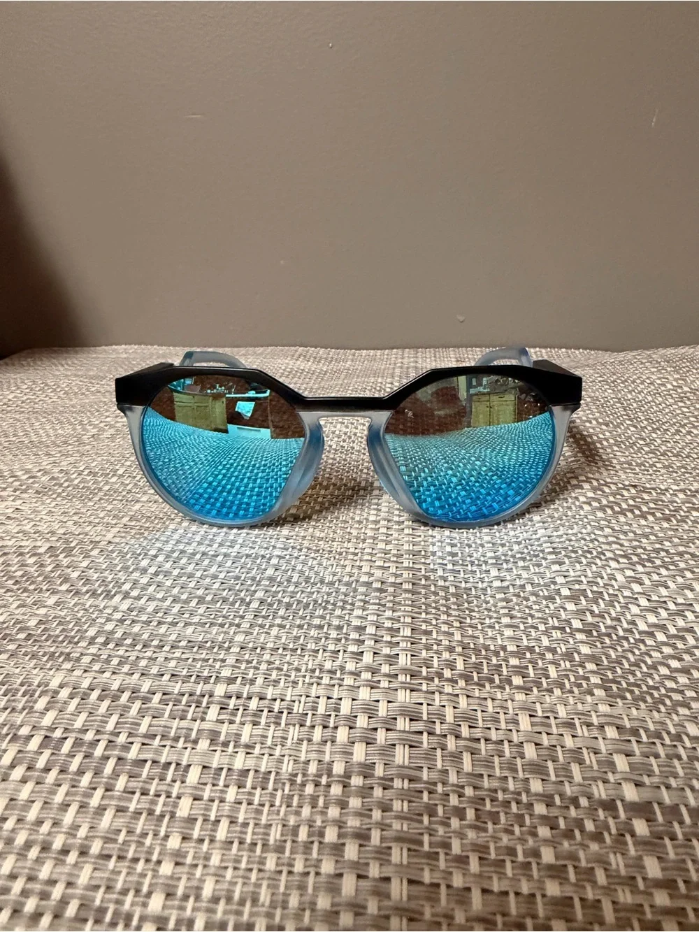 Oakley Blue Two-Tone Zigzag Arm Sunglasses
